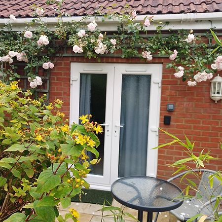 Santi Bhavana Bed & Breakfast Westbury  Ngoại thất bức ảnh
