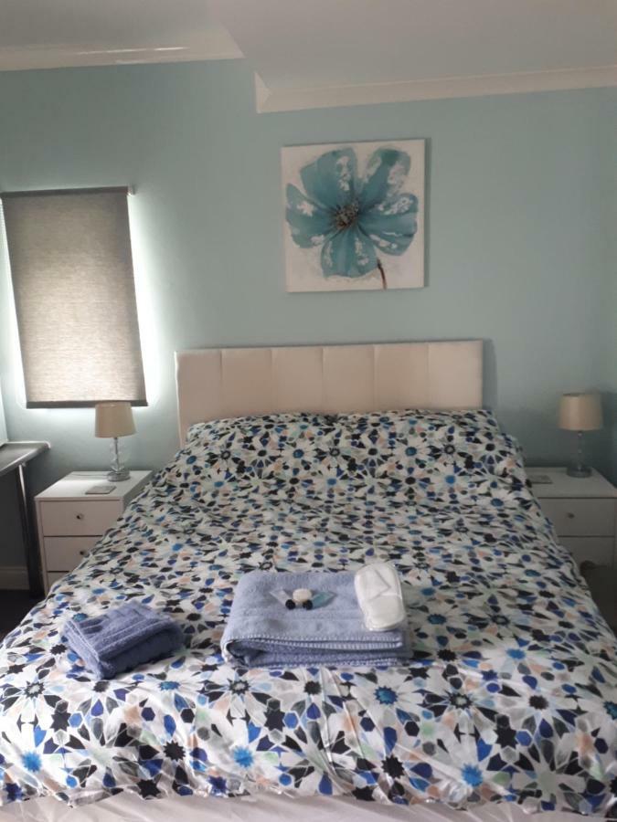 Santi Bhavana Bed & Breakfast Westbury  Ngoại thất bức ảnh
